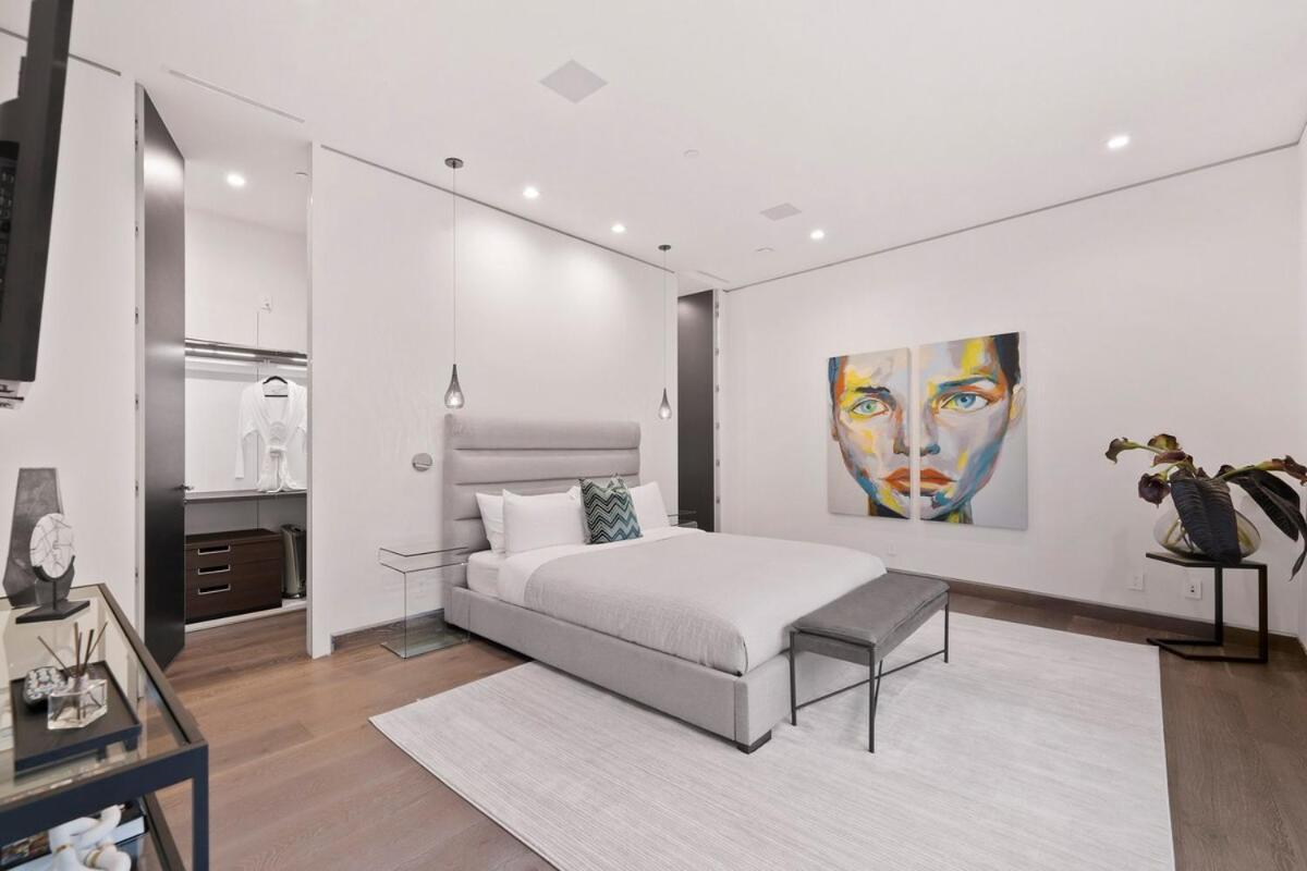 Villa Chantilly Lace Los Angeles