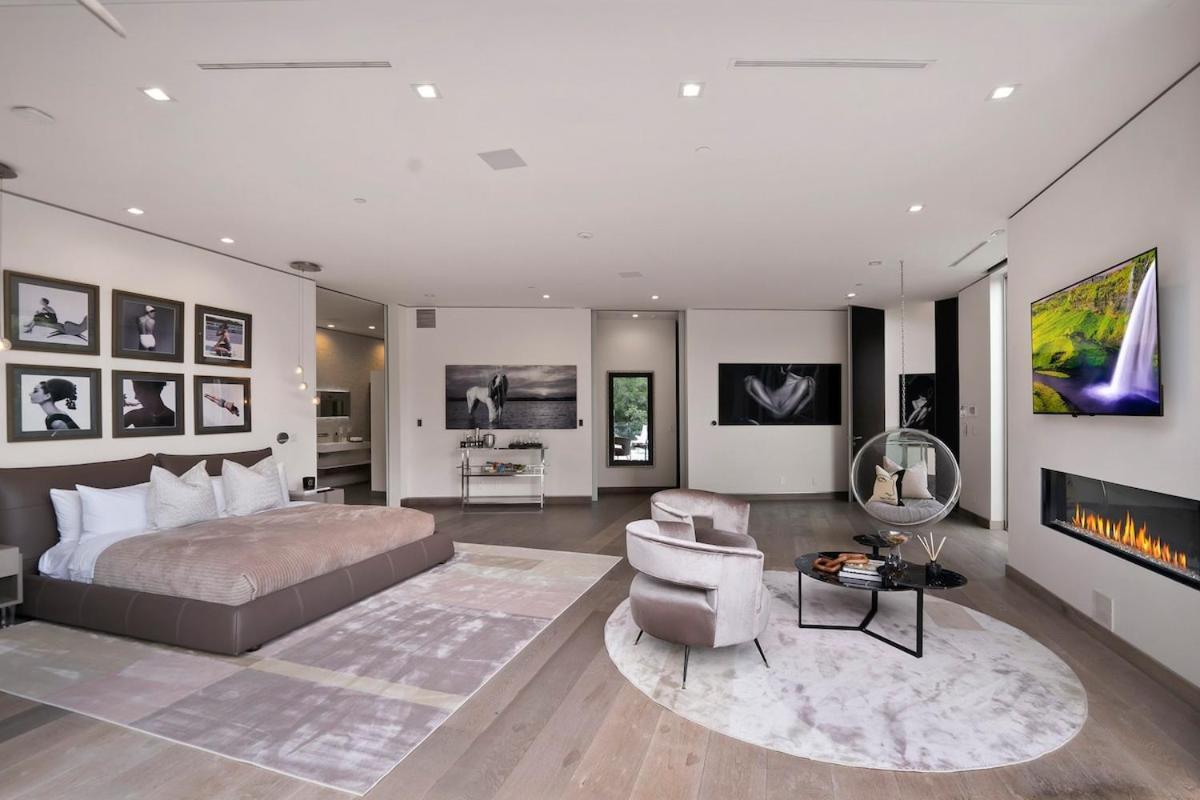 Chantilly Lace Villa Los Angeles